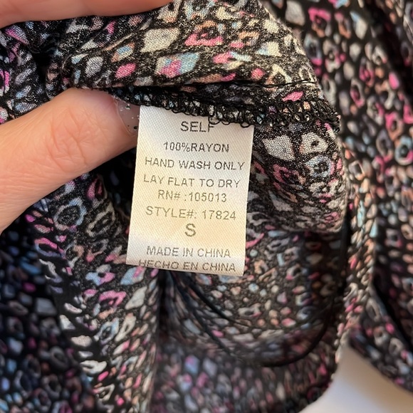 Savanna Jane Embroidered Peplum Boho Print Blouse Size S Black Pink Blue - Picture 5 of 7